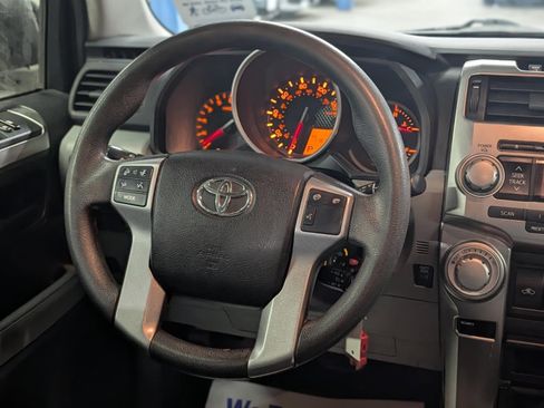 Used 2013 Toyota 4Runner SR5 w/ Convenience Pkg image 7