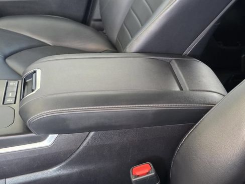 Used 2022 Toyota Highlander XLE FWD image 9