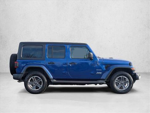 Used 2019 Jeep Wrangler Unlimited Sahara image 4