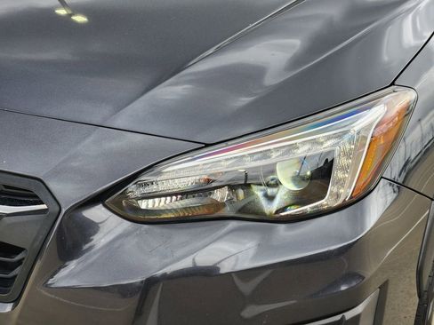 Used 2019 Subaru Crosstrek 2.0i Limited w/ Moonroof Package w/Navigation AWD/4WD image 9