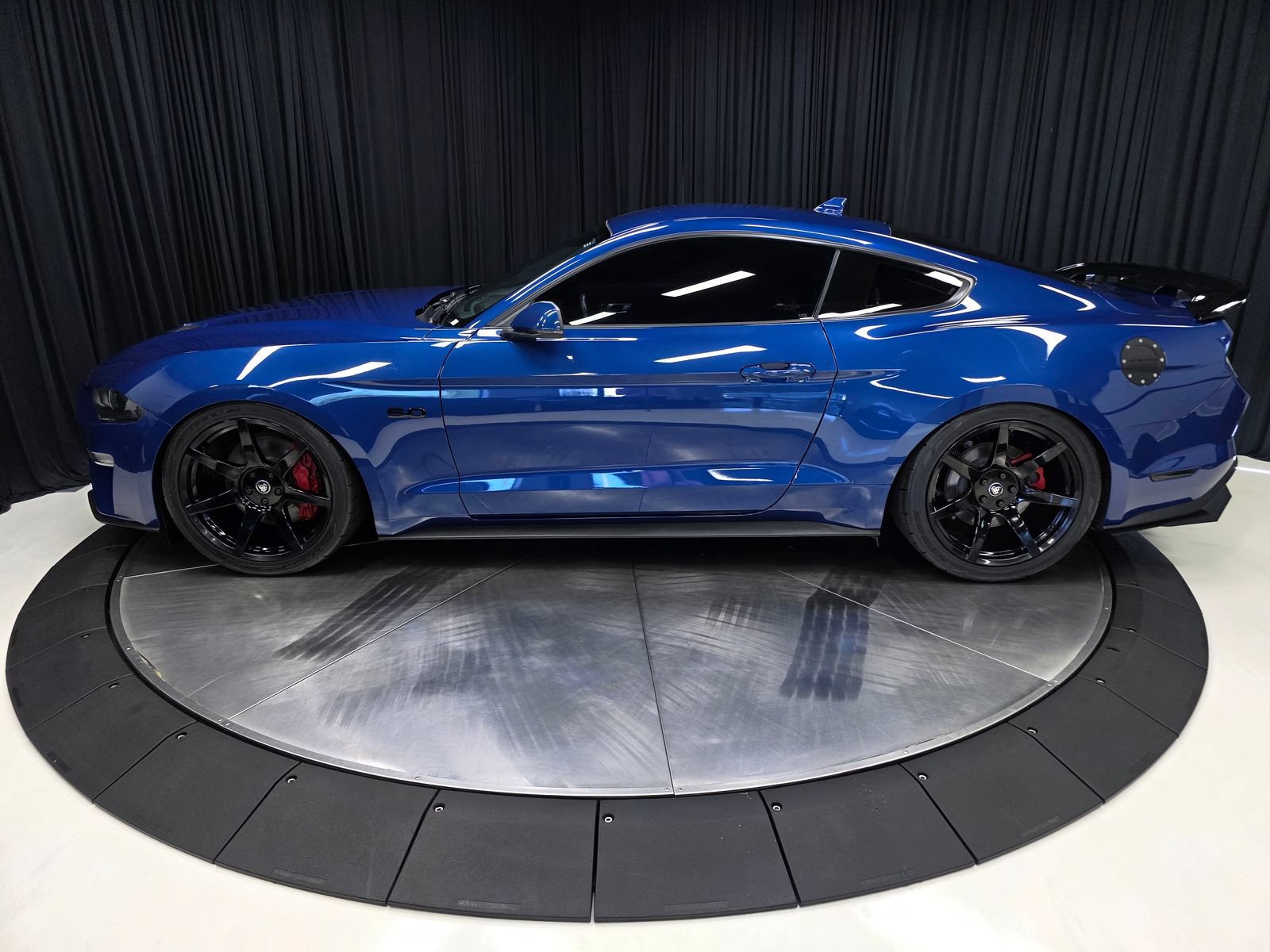 Used 2022 Ford Mustang GT Premium w/ Equipment Group 401A RWD image 11