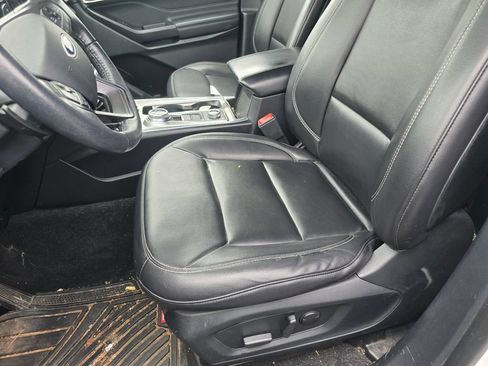 Used 2020 Ford Explorer XLT w/ Equipment Group 202A AWD/4WD image 16