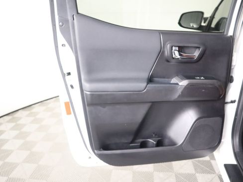 Used 2019 Toyota Tacoma TRD Off-Road image 27