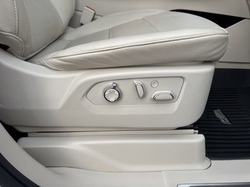 Certified 2025 Cadillac Escalade Sport Platinum image 33