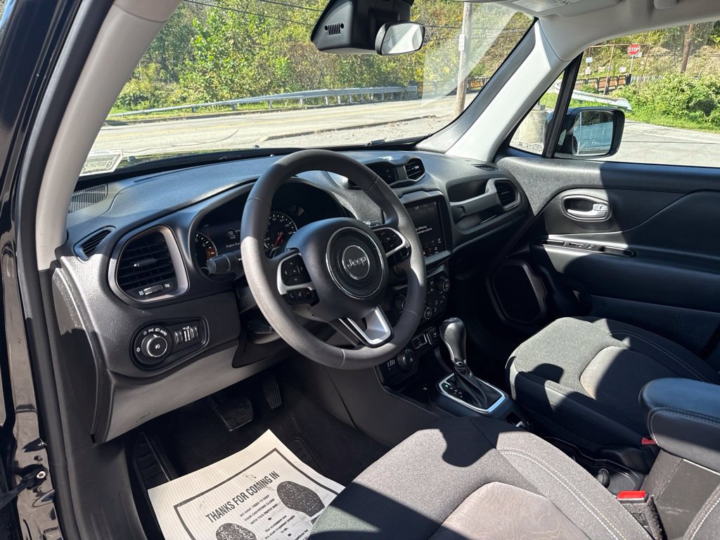 Used 2023 Jeep Renegade Latitude AWD/4WD image 18