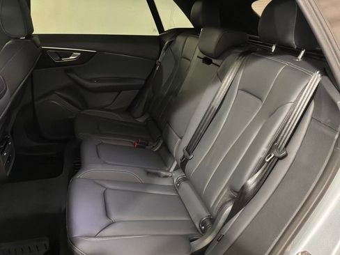 Used 2025 Audi Q8 Premium w/ Convenience Package AWD/4WD image 17