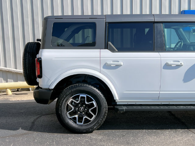 Used 2023 Ford Bronco Outer Banks AWD/4WD image 16
