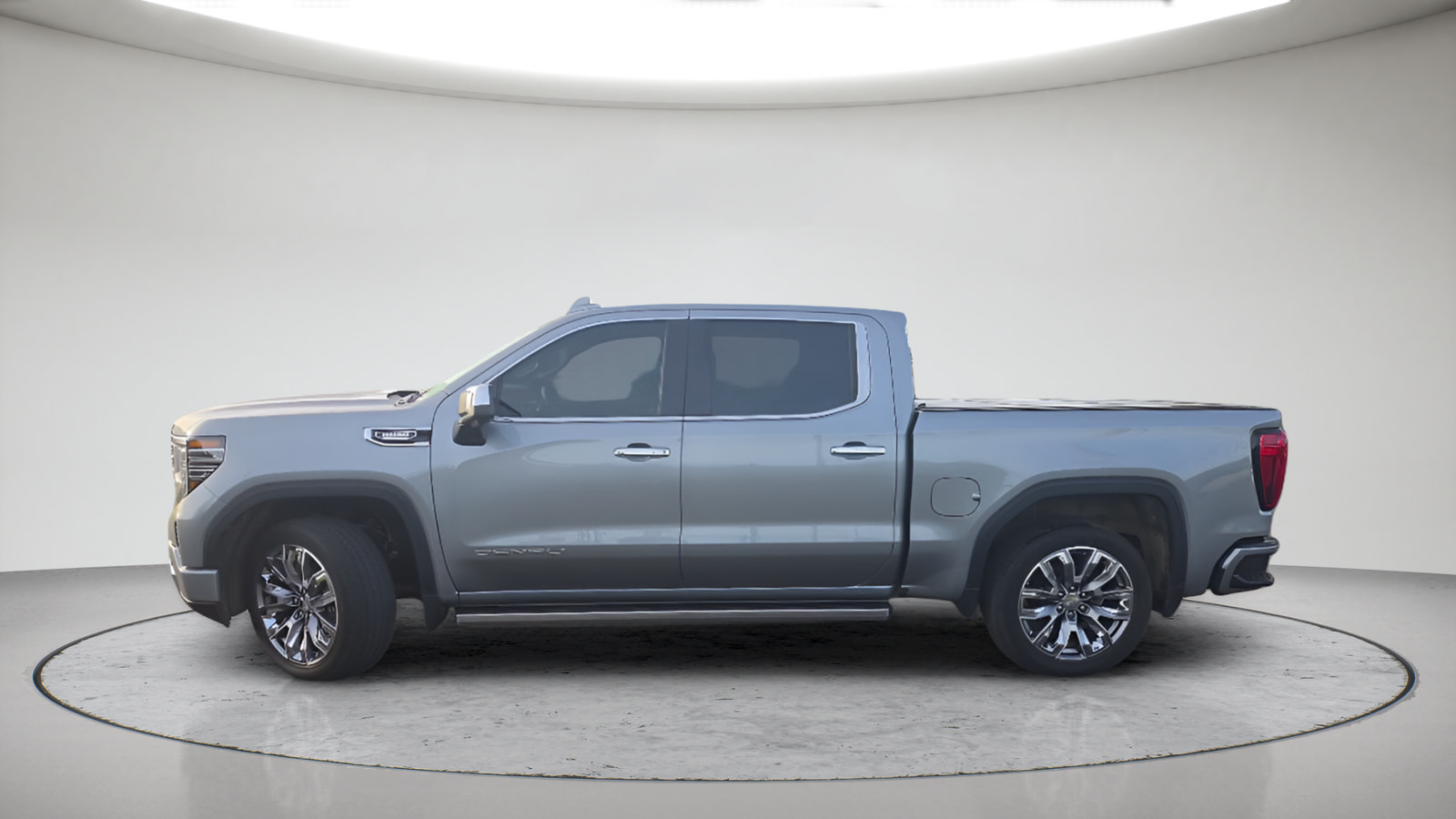 Used 2025 GMC Sierra 1500 Denali w/ Denali Reserve Package AWD/4WD image 11