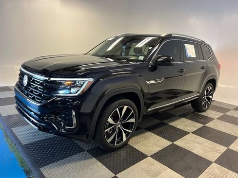 Certified 2024 Volkswagen Atlas SEL Premium R-Line AWD/4WD image 3