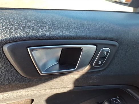 Used 2019 Ford EcoSport SE image 18