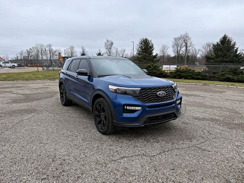 Used 2020 Ford Explorer ST w/ ST Street Pack image 3