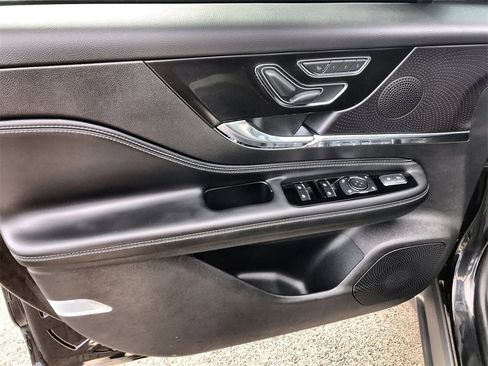 Used 2024 Lincoln Corsair Reserve w/ Equipment Group 201A image 13