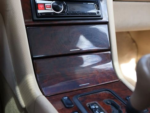 Used 2000 Mercedes-Benz E 320 4MATIC Sedan image 37