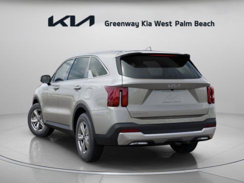 New 2026 Kia Sorento LX FWD image 5