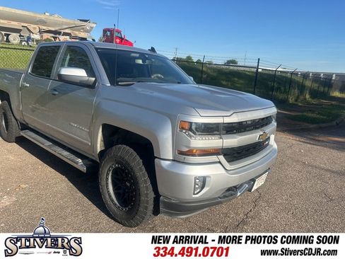 Used 2018 Chevrolet Silverado 1500 LT w/ All Star Edition AWD/4WD image 1