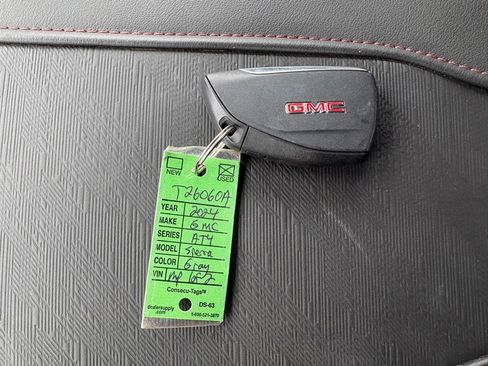 Used 2024 GMC Sierra 1500 AT4X AWD/4WD image 31