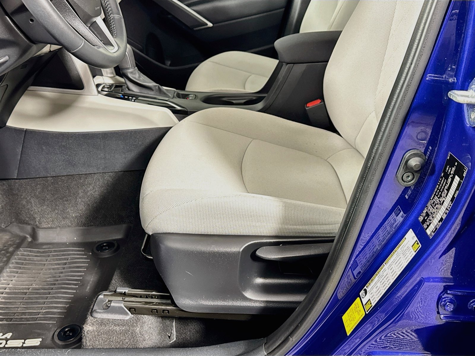 Certified 2022 Toyota Corolla Cross LE AWD/4WD image 18