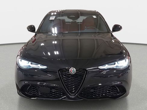 New 2025 Alfa Romeo Giulia w/ Veloce Package Rwd image 2