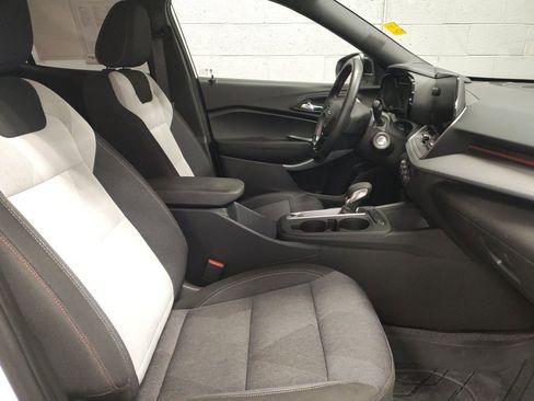 Certified 2024 Chevrolet Trax RS w/ Driver Confidence Package image 7