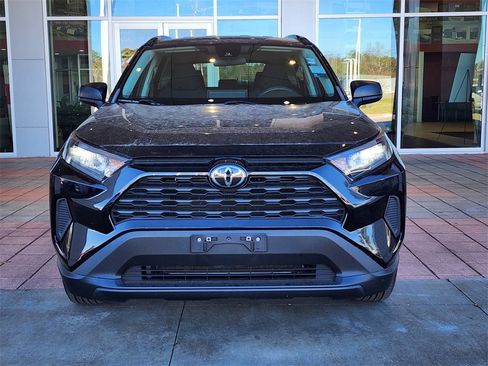 Used 2020 Toyota RAV4 LE image 26