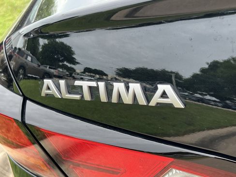 Certified 2025 Nissan Altima 2.5 S FWD image 6