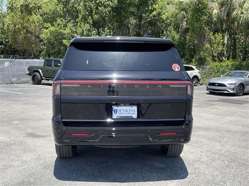 New 2025 Lincoln Navigator Reserve w/ Jet Appearance Package image 5