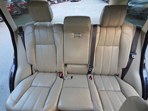 Used 2017 Land Rover Range Rover HSE image 30