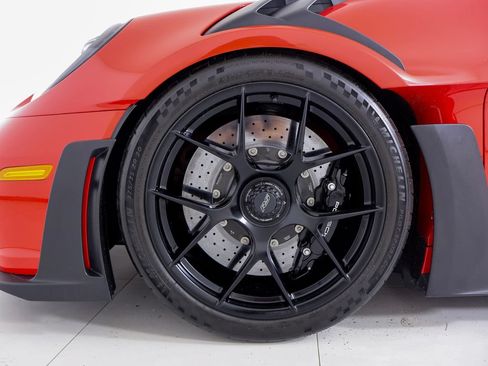 Certified 2025 Porsche 911 GT3 RS RWD image 37