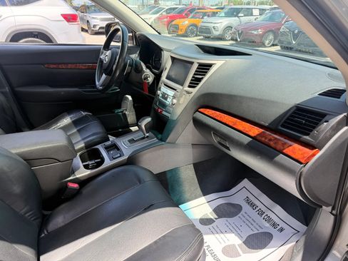 Used 2011 Subaru Outback 2.5i Limited AWD/4WD image 16