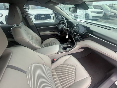 Used 2023 Toyota Camry SE image 25