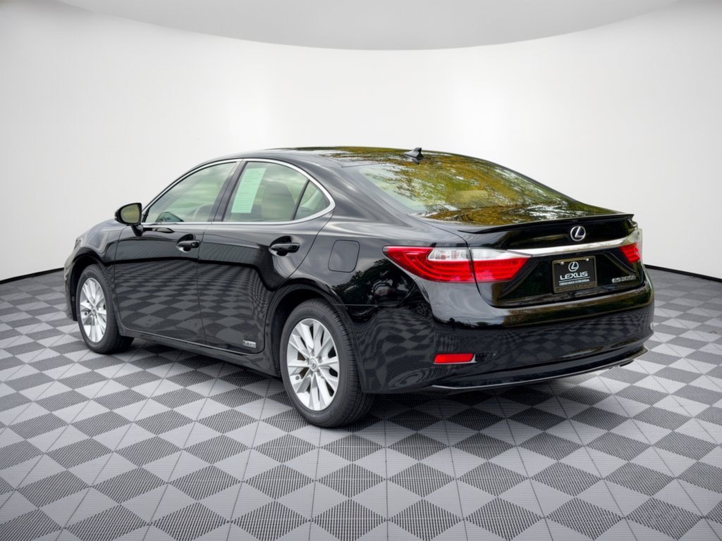 Used 2013 Lexus ES 300h w/ Luxury Pkg FWD image 3