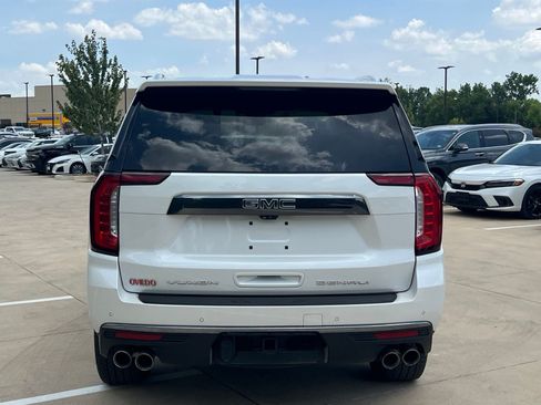 Used 2023 GMC Yukon Denali Ultimate AWD/4WD image 11