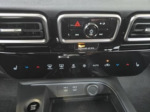 New 2026 Nissan Sentra SR FWD image 4