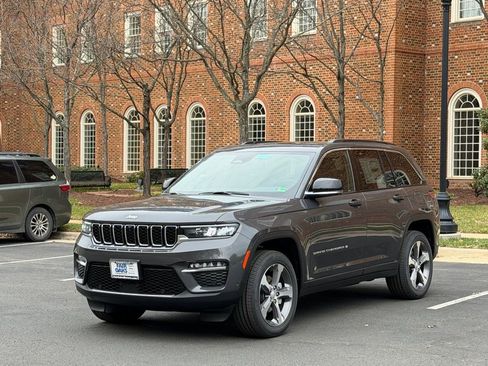 New 2025 Jeep Grand Cherokee Limited image 3