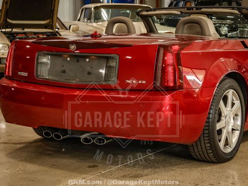 Used 2005 Cadillac XLR RWD image 56