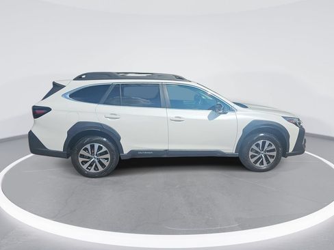 Used 2024 Subaru Outback Premium w/ Popular Package #1 AWD/4WD image 4