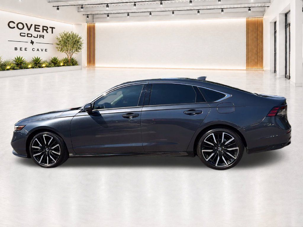 Used 2025 Honda Accord Touring image 5