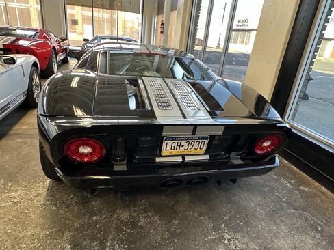 Used 2005 Ford GT image 12