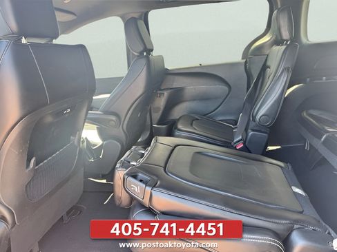 Used 2025 Chrysler Pacifica Select FWD image 17