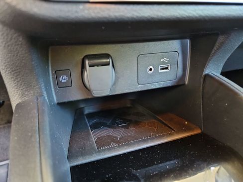 Used 2023 Nissan Versa SV image 15