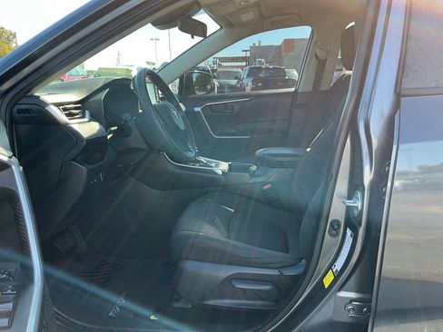 Used 2020 Toyota RAV4 LE image 13
