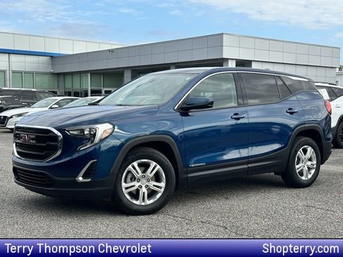 Used 2020 GMC Terrain SLE image 1