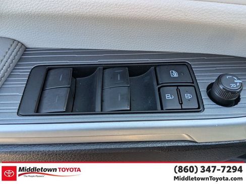 Used 2025 Toyota Sienna LE w/ LE Plus Package AWD/4WD image 12