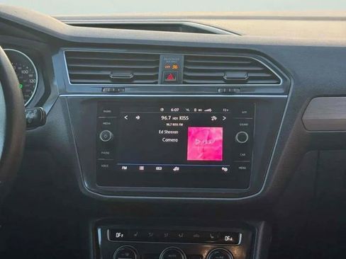 Used 2020 Volkswagen Tiguan SEL image 28