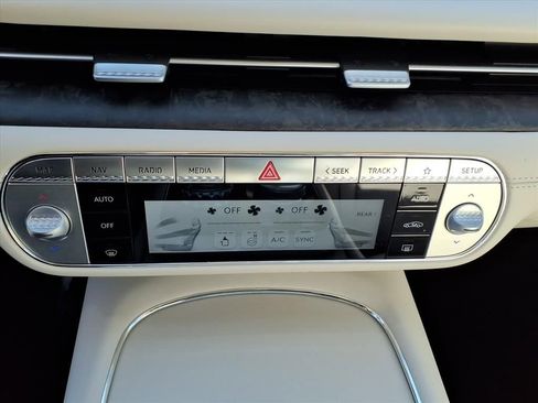 Used 2023 Genesis G90 3.5T image 8