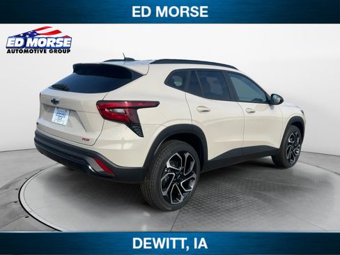 New 2026 Chevrolet Trax RS w/ Driver Confidence Package FWD image 5