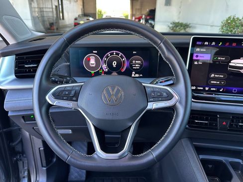 Used 2026 Volkswagen Tiguan SE AWD/4WD image 29