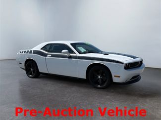 Used 2014 Dodge Challenger SXT image 1