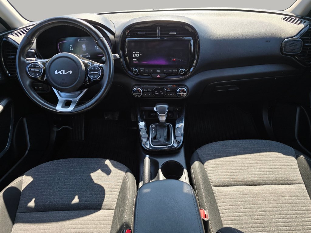 Used 2023 Kia Soul EX FWD image 2