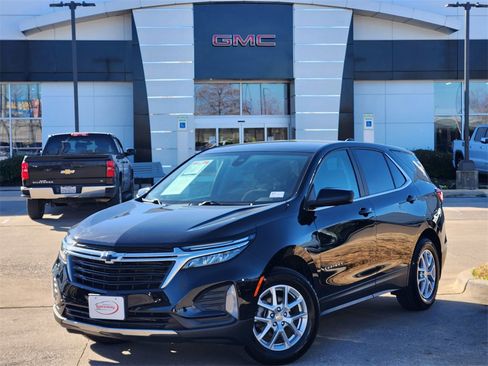 Used 2023 Chevrolet Equinox LT image 1